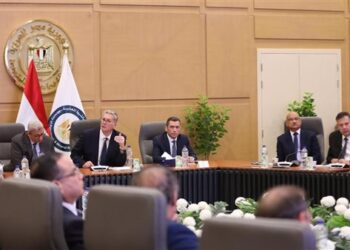 وزير البترول يعقد لقاءً موسعًا مع مستثمري التعدين 6 وزير البترول يعقد لقاءً موسعًا مع مستثمري التعدين