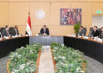 وزير الإسكان يتابع موقف تقنين الأوضاع بالأراضي المضافة لأحوزة عدد من المدن الجديدة