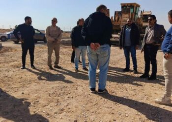 رئيس “العبور الجديدة” يتفقد مشروع الحلول العاجلة لتغذية المجاورات المستهدفة بالمياه