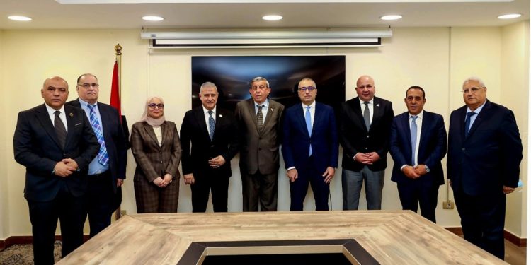 رئيس البنك الزراعي يلتقي أعضاء لجنة الزراعة بمجلس الشيوخ لبحث جهود التنمية الزراعية ودعم صغار المزارعين 1 رئيس البنك الزراعي يلتقي أعضاء لجنة الزراعة بمجلس الشيوخ لبحث جهود التنمية الزراعية ودعم صغار المزارعين