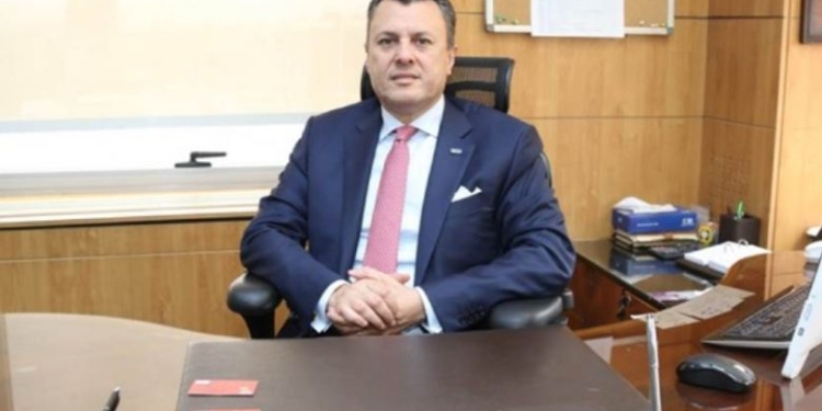 أحمد عيسى وزير السياحة السابق يبدأ مهامه رسميًا رئيسًا تنفيذيًا لبنك أبوظبي الأول الثلاثاء 1 أحمد عيسى وزير السياحة السابق يبدأ مهامه رسميًا رئيسًا تنفيذيًا لبنك أبوظبي الأول الثلاثاء